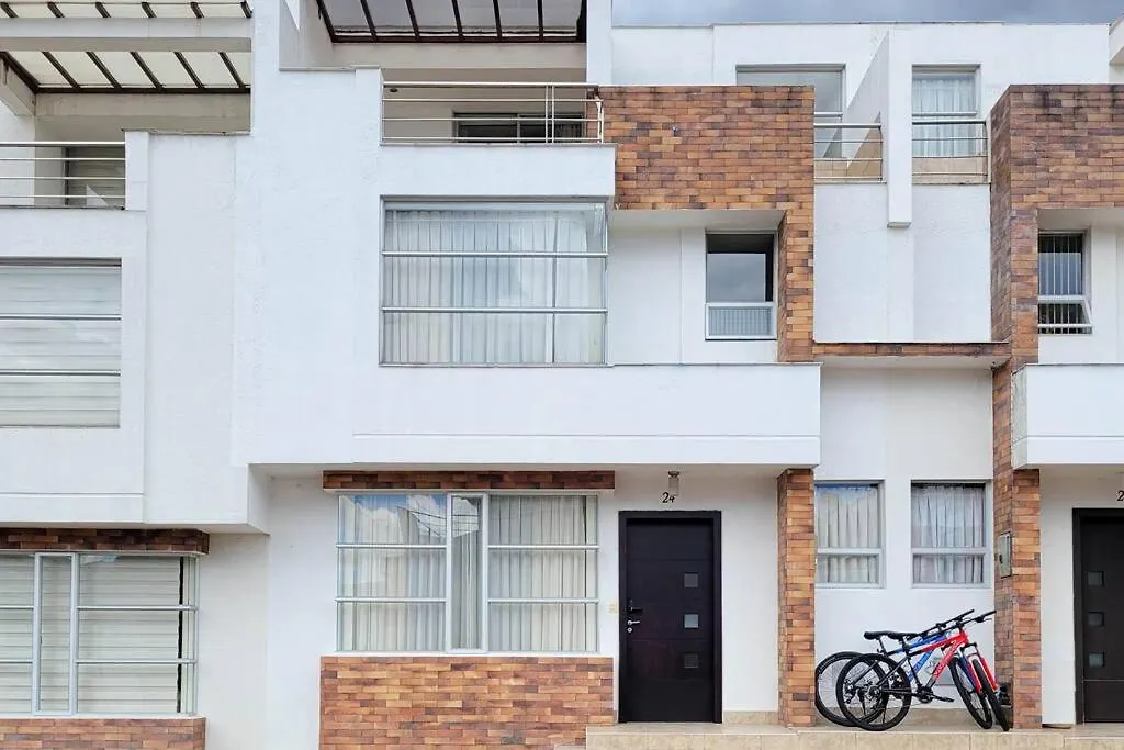 Great House In Valle De Los Chillos Quito